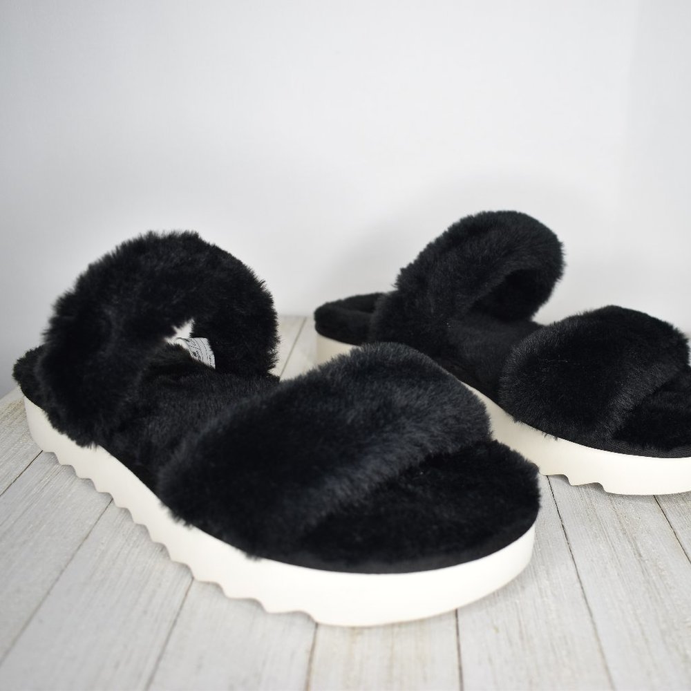 Koolaburra by UGG Women's Sz 10 Faux-Fur Black and White Slide Open Toe Sandals